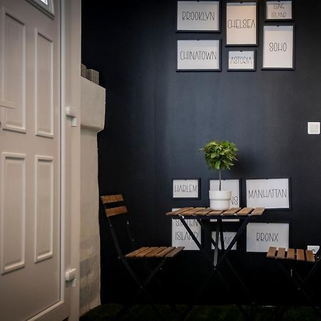 Superbe Appartement Avec Patio Ним Екстериор снимка