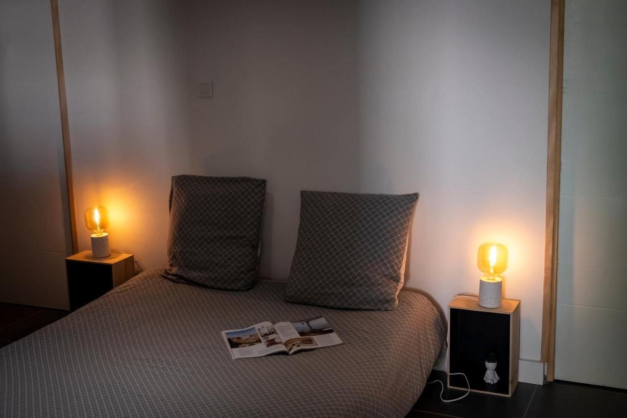 Superbe Appartement Avec Patio Ним Екстериор снимка