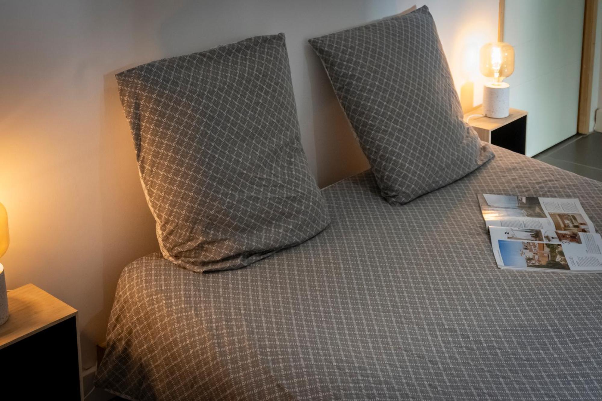 Superbe Appartement Avec Patio Ним Екстериор снимка